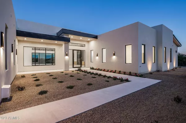 A Modern Masterpiece in Carefree: 35801 N Meander Way