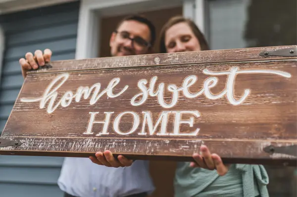 How to Find Your Dream Home: A Comprehensive Guide,Michelle McMaster