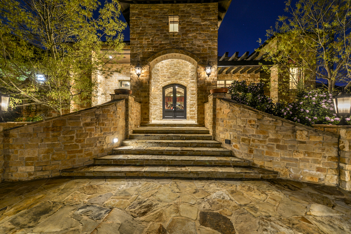 Best Luxury Realtor San Antonio-Mario Hesles