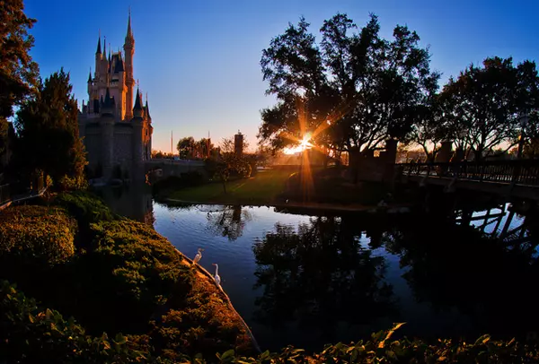 disney-sunrise-cinderella-castle-photo