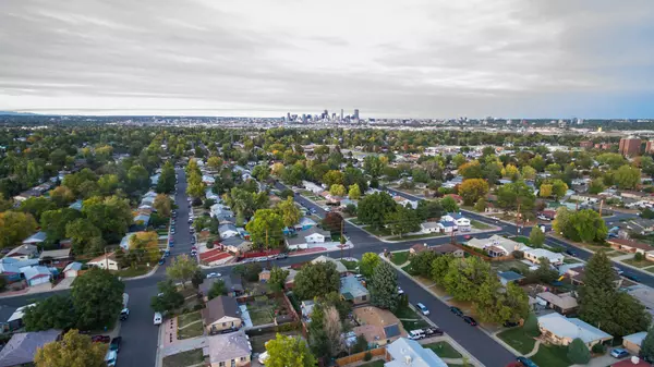 Finding the Perfect Denver Suburb for You ,Lewi & Mackenzie Gault