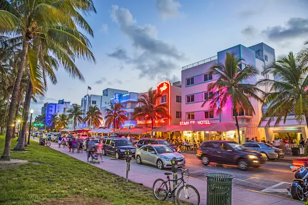 The Bold And Beautiful History Of The City Of Miami Beach,William Gartin