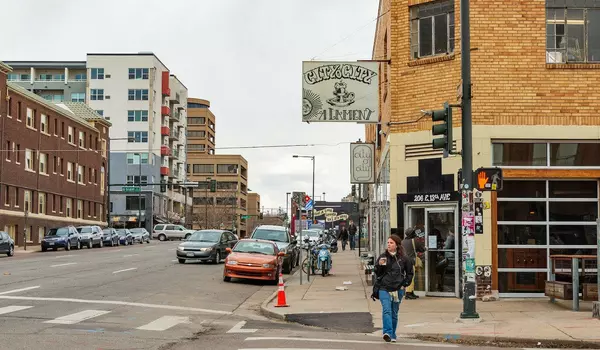 Moving to Park Hill, Denver: A Guide to the Neighborhood,Lewi & Mackenzie Gault