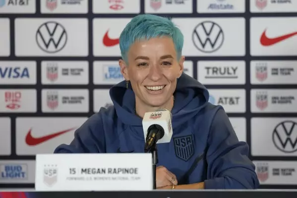 Megan Rapinoe announces retirement,WAHOUSES