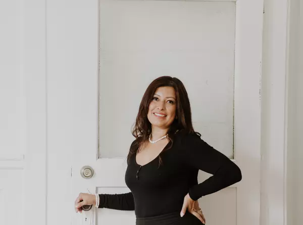 Tu Guía Definitiva para Comprar una Casa en Calgary: Consejos e Información Clave desde un Agente de Bienes Raíces,Karla Linares