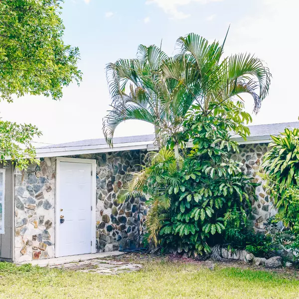 The Wise Approach: Why First Time Homebuyers Should Not Buy Their Dream Home,Jessica Henrichsen