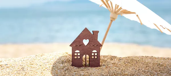 Summer Home Buying in Miami: Why Now Is the Perfect Time ,William Gartin