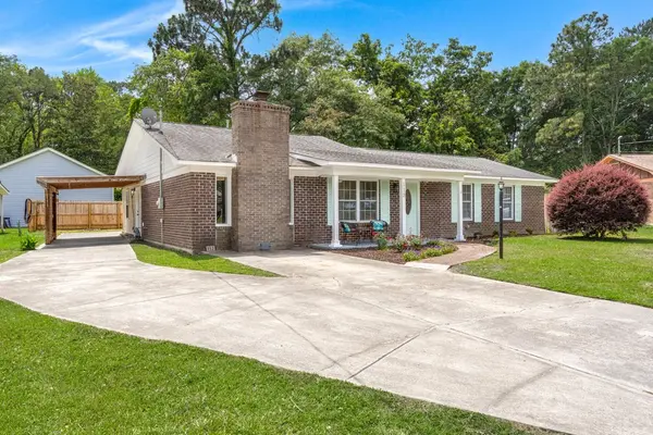 Summerville Home for Sale $360000,AgentOwned Realty