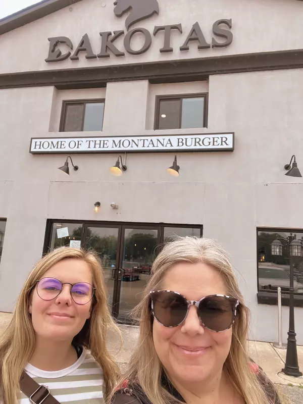 Young's Yums: Dakotas,Sara Latta-Young