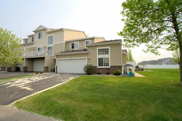 Tour this 2BR/2BA End-Unit in Elk River,Chuck Carstensen