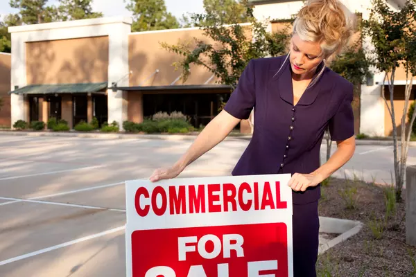 How to Find Commercial Property for Sale in Staten Island,Christine DeHart