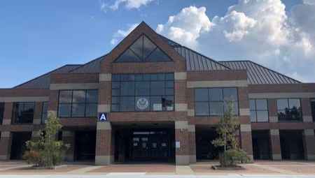 Main entrance of Hudson High School located near homes for sale in Hudson Ohio