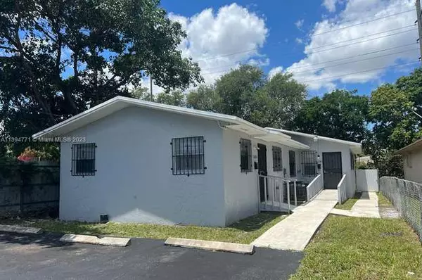 The Pros and Cons of Buying a Multi-family Home in Miami,William Gartin
