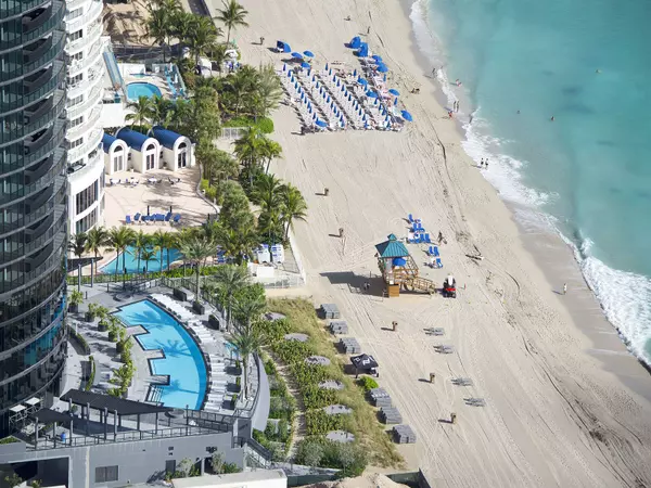 porsche design tower beach pool