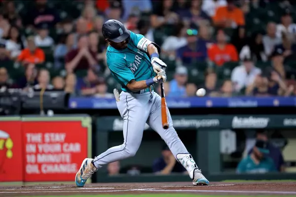 Julio Rodríguez is on fire, 17 hits in 4 games!,WAHOUSES