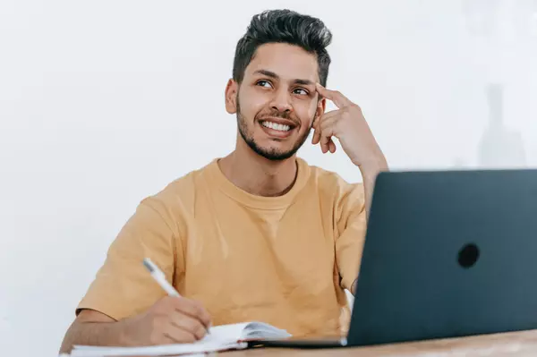 From Loans to Keys: Balancing Student Debt and Homeownership,Michelle McMaster
