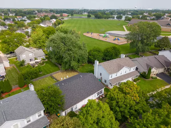 Discover Your Dream Home: A Cozy 2-Bedroom Ranch Duplex in Plainfield