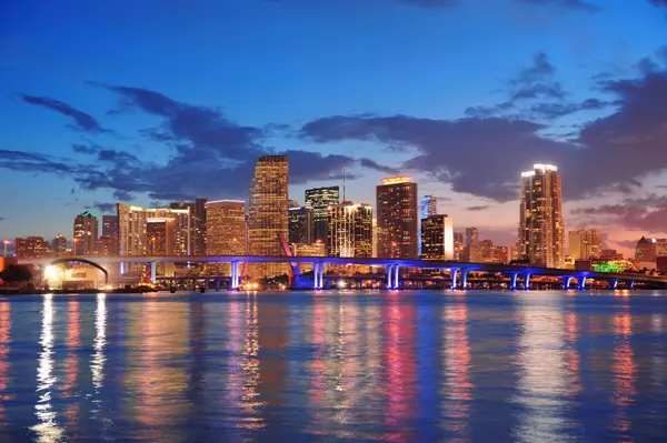 5 Reasons to Move to Florida,Mollyana Ward