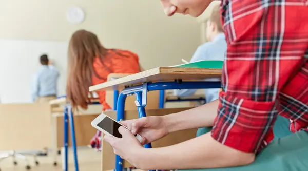 Cell Phone-Free Classrooms: Beverly High School Initiates Engaging Learning Environment,James Lynch