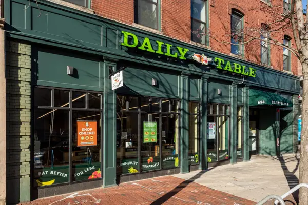 Discount Grocery Store, Daily Table, Set to Launch in Salem's Point,James Lynch