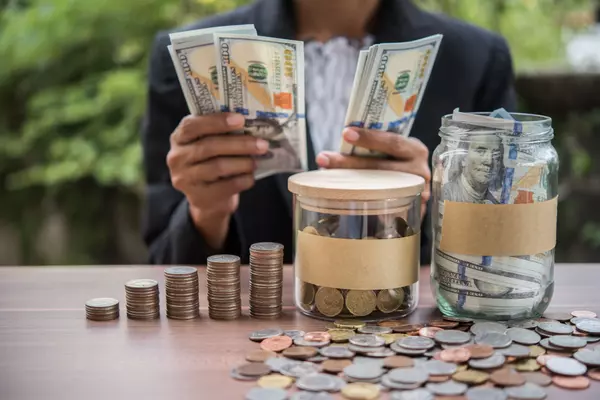 7 Ways to Save money while Moving