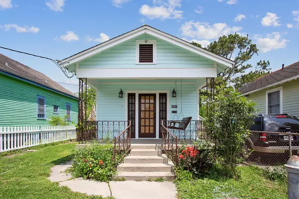 Pros and Cons of Buying a New Orleans Shotgun Home