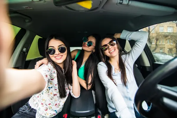 How to Connect with Your Customer Base ,Dawn Maddux