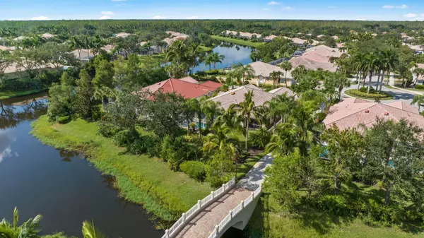 Impressive and Upgraded Capri Model Home in VillageWalk of Bonita Springs!