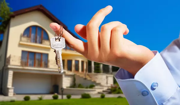 How Top Real Estate Agent Helps You Find Your Dream Home