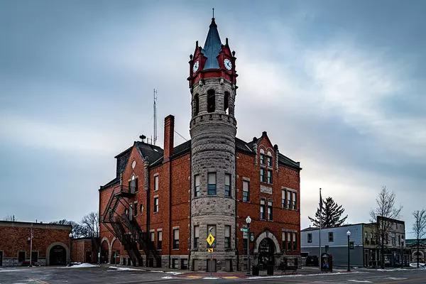 stoughton-opera-house-randy-scherkenbach