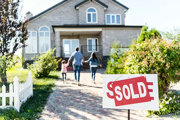 Why Now’s Not the Time To Take Your House Off the Market