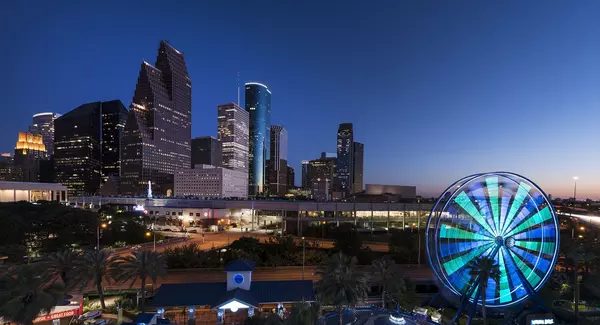 feature image of Why everyone wants to move to Houston, TX?
