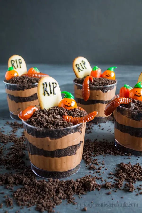 feature image of Graveyard Pudding Cookie Cups