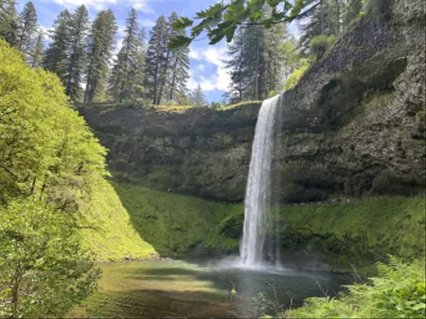 Top 10 Best Fall Hikes: Explore the Best Trails for Stunning Autumn Colors,Cassandra Marks