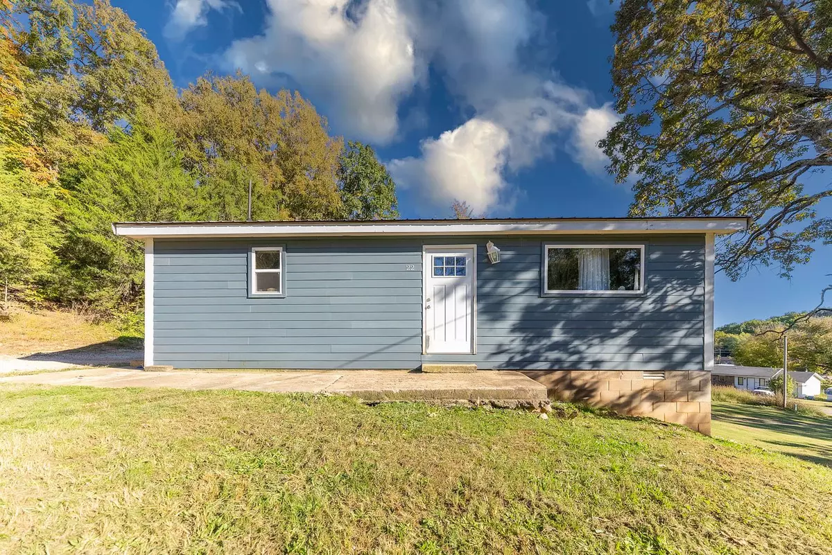 Town house in Bakersfield Missouri000