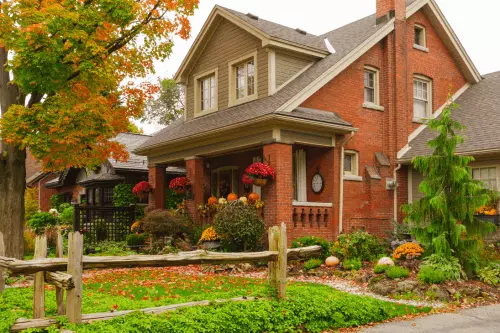 feature image of How to Boost Your Home’s Curb Appeal for the Fall Season