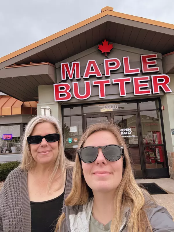 Young's Yums: Maple Butter Cafe