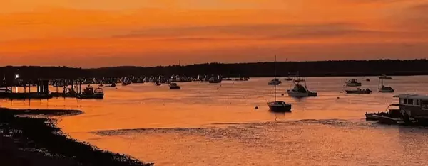 Discovering Newburyport: A Waterfront Gem,Jon Growitz