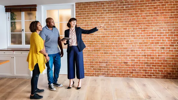 Common Mistakes by Homebuyers & How to Avoid Them,Emma Romney