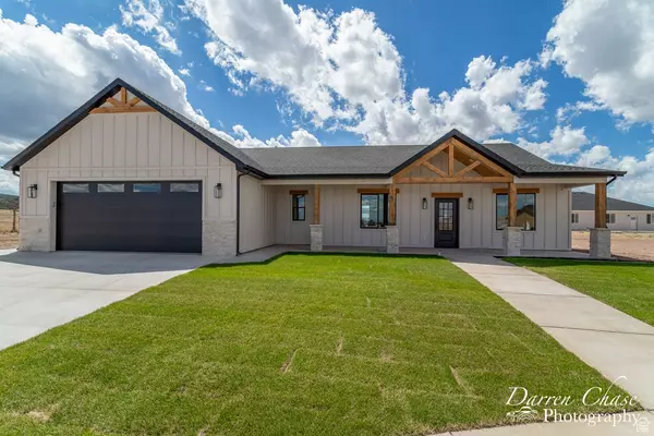 Discover Your Dream Home: New Custom Build with Mountain Views in Enterprise, Utah,TROY MOULTRIE