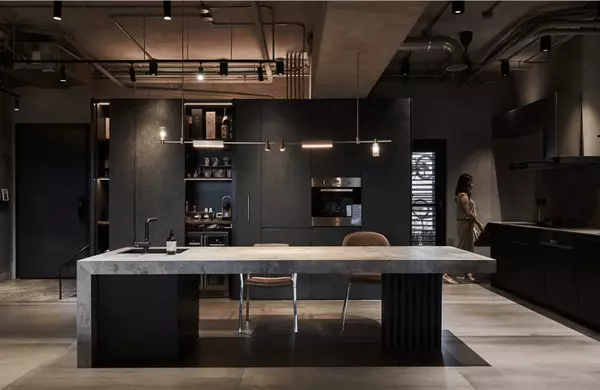 Screenshot 2024-10-29 at 21-08-35 10 Modern Black Kitchens That Will Tempt You to the Dark Side