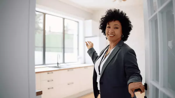 Are Open Houses Still Effective?,Julian Schwertz