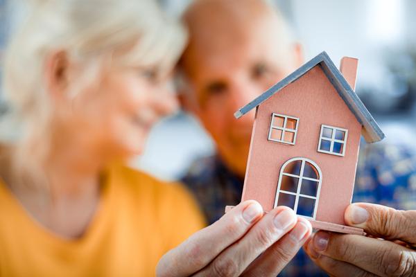 Embrace a New Chapter: The Benefits of Downsizing,Michael Hinchliffe