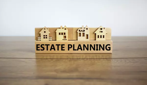 feature image of Estate Planning and Downsizing: How to Combine the Two