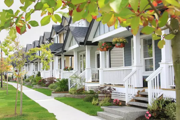 2025 Real Estate Forecast: The Surprising Truth About Buying Now!