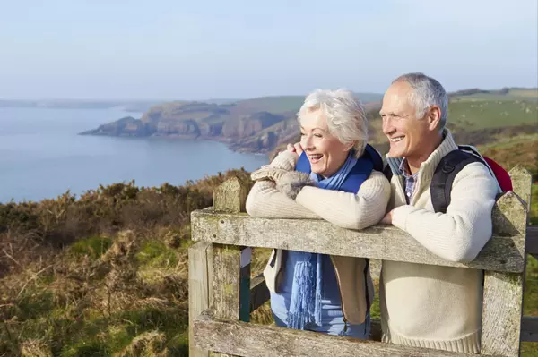 feature image of Downsizing for Seniors: A Guide to a Simplified Lifestyle