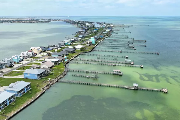 Copano Ridge: Waterfront Homes with Panoramic Views,Rockport Properties Inc.