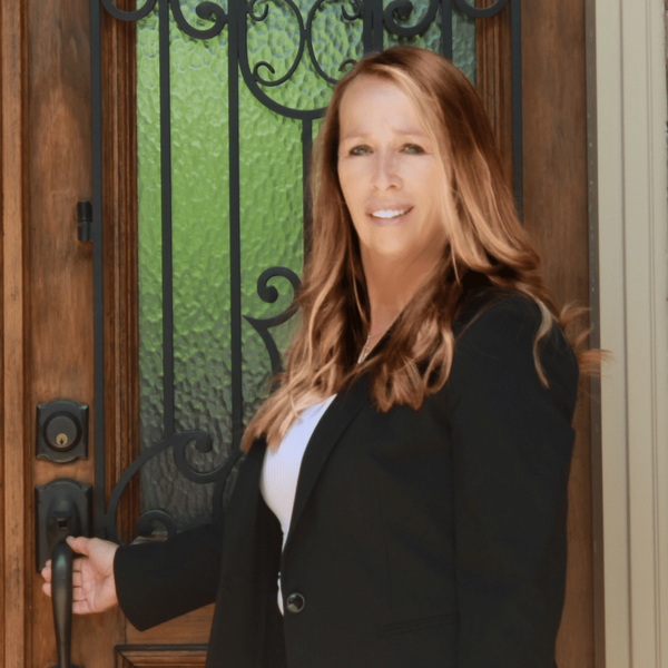 Nicole Van den Bergh Gold Peach Realty Real Estate Top Broker