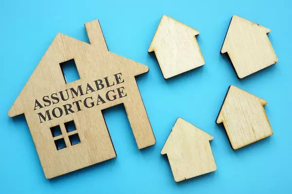 feature image of Unlock Savings with Assumable Mortgages: A Guide to Buying Your Next Home