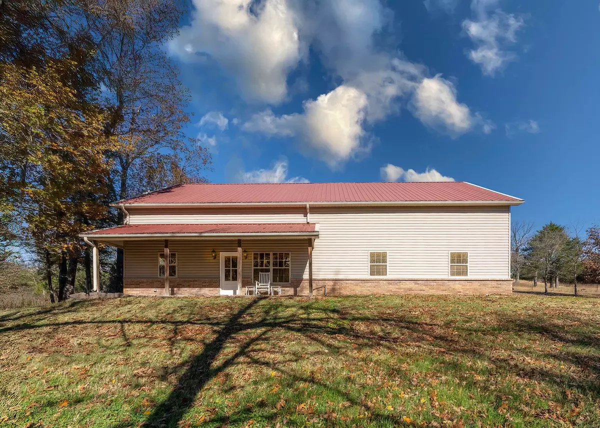Home on 5 Acres000